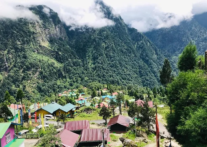 Ourguest Camp Lachung