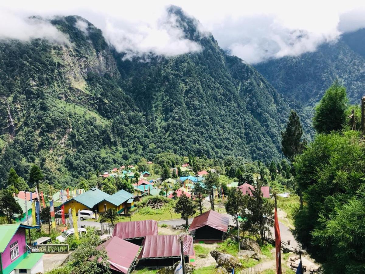 Luxury tent Ourguest Camp Lachung